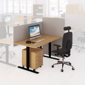 Kontorsmöbler bestående av Höj & sänkbart bord + Ergonomisk stol + Bordsskärm + Golvskärm + Hurts / Design EK